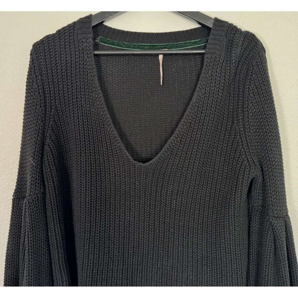 Free People Sweater Women XS Damsel Rib‎ Knit V-neck Bell Sleeve Sweater Black